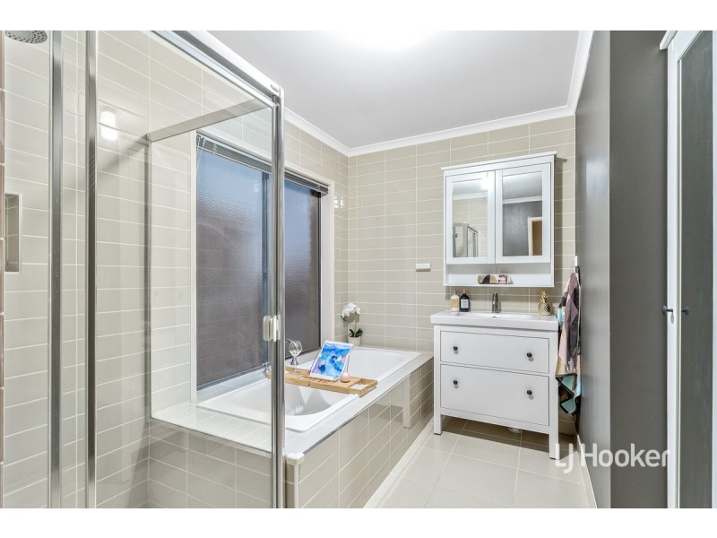 69 Foxwood Drive, Point Cook VIC 3030