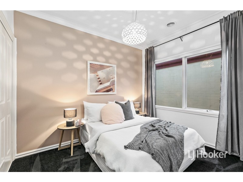 8 Howards Way, Point Cook VIC 3030