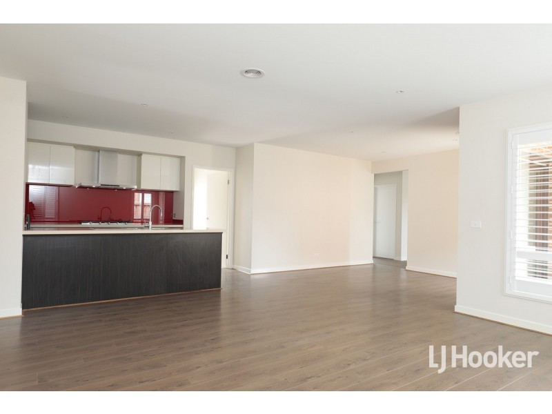 12 Denman Drive, Point Cook VIC 3030