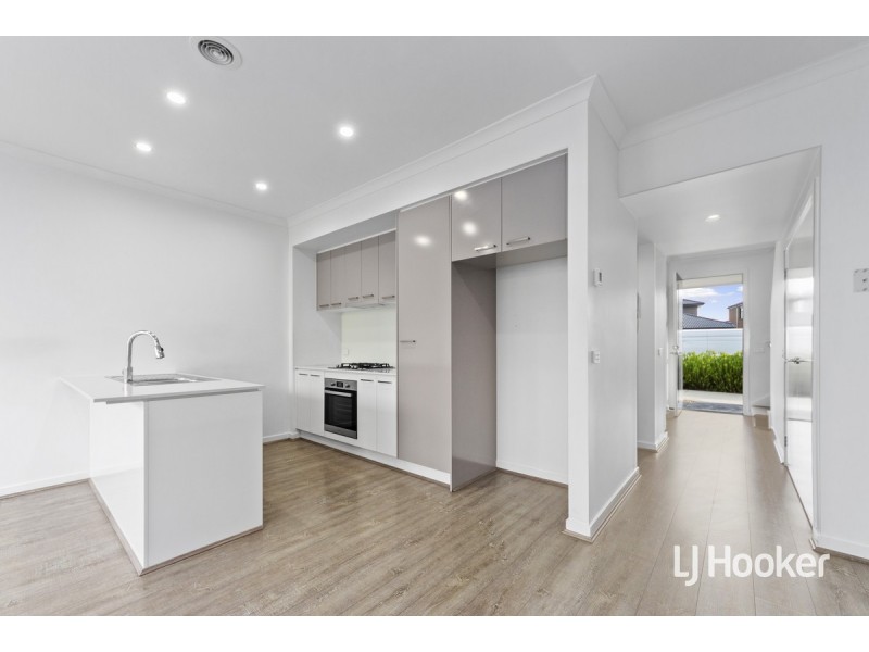 82 Flatbush Avenue, Point Cook VIC 3030