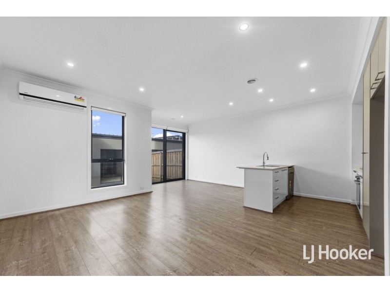 82 Flatbush Avenue, Point Cook VIC 3030