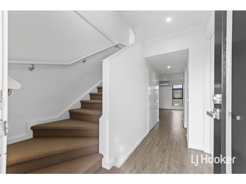 82 Flatbush Avenue, Point Cook VIC 3030