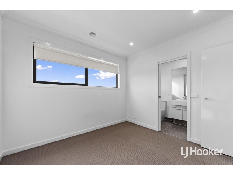 82 Flatbush Avenue, Point Cook VIC 3030