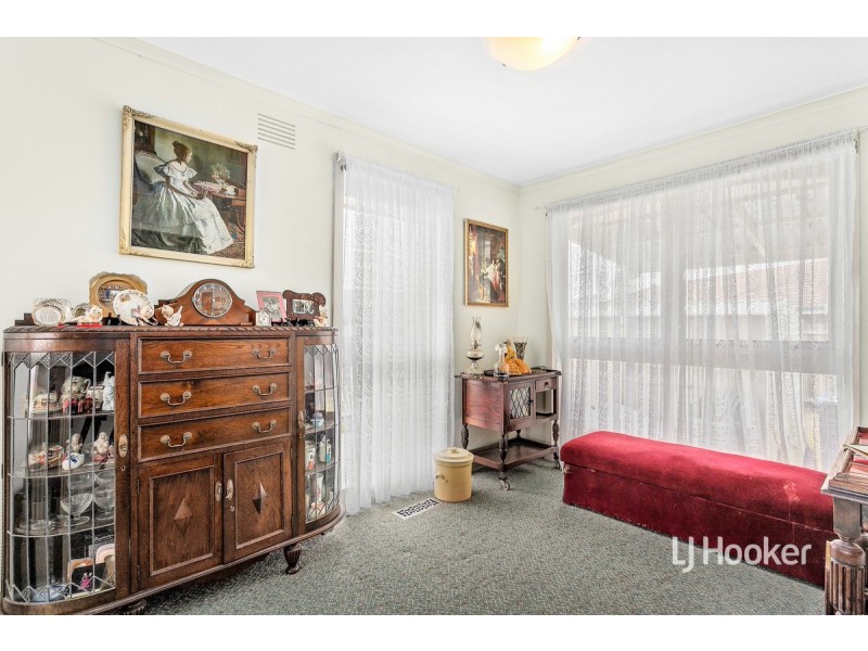 8 Burnham Drive, Hoppers Crossing VIC 3029