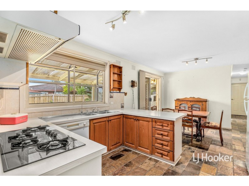 8 Burnham Drive, Hoppers Crossing VIC 3029