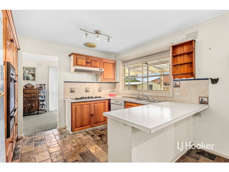 8 Burnham Drive, Hoppers Crossing VIC 3029