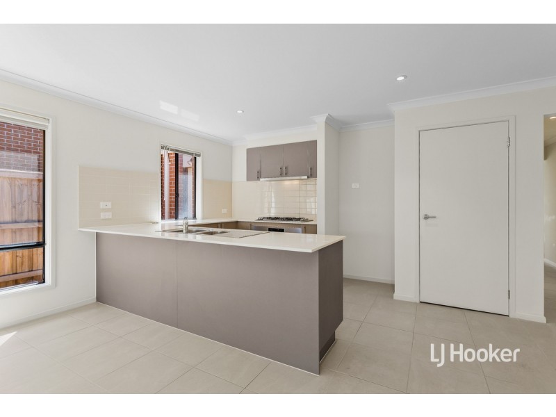 38 Lispenard Circuit, Point Cook VIC 3030