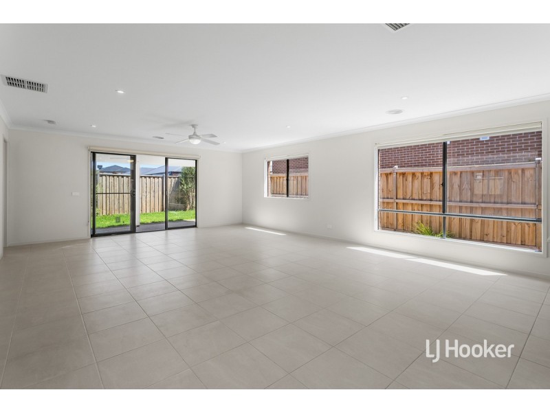 38 Lispenard Circuit, Point Cook VIC 3030