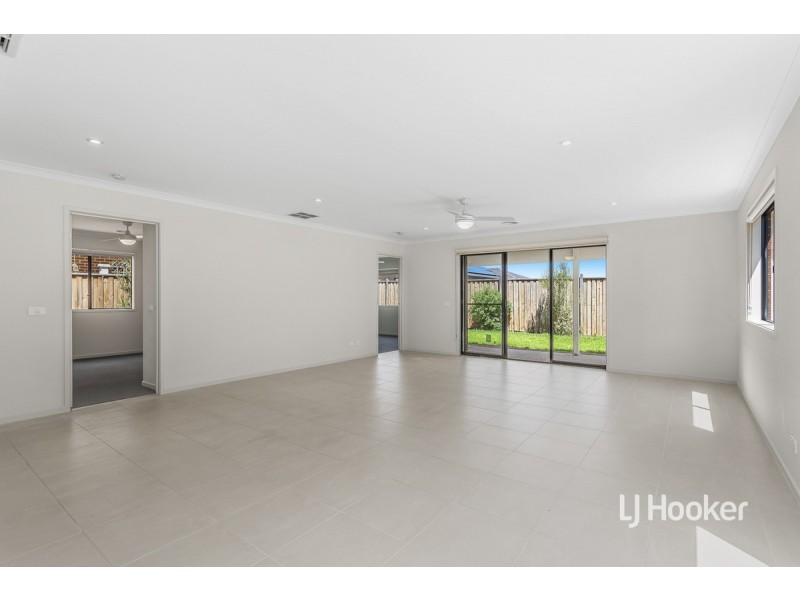 38 Lispenard Circuit, Point Cook VIC 3030