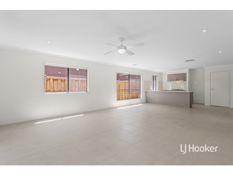 38 Lispenard Circuit, Point Cook VIC 3030
