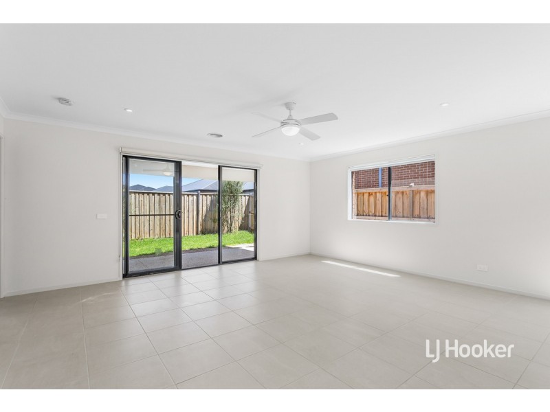 38 Lispenard Circuit, Point Cook VIC 3030