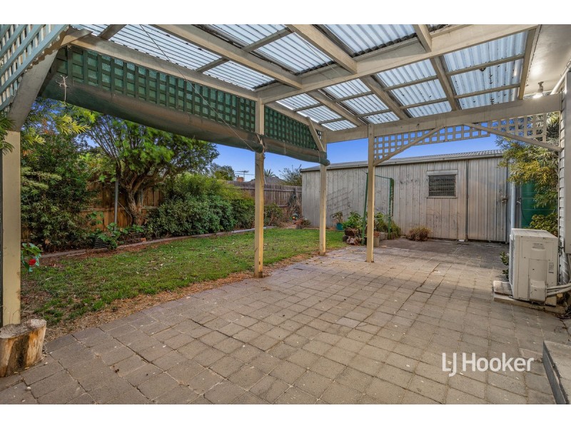 5 Godfrey Avenue, Sunshine North VIC 3020