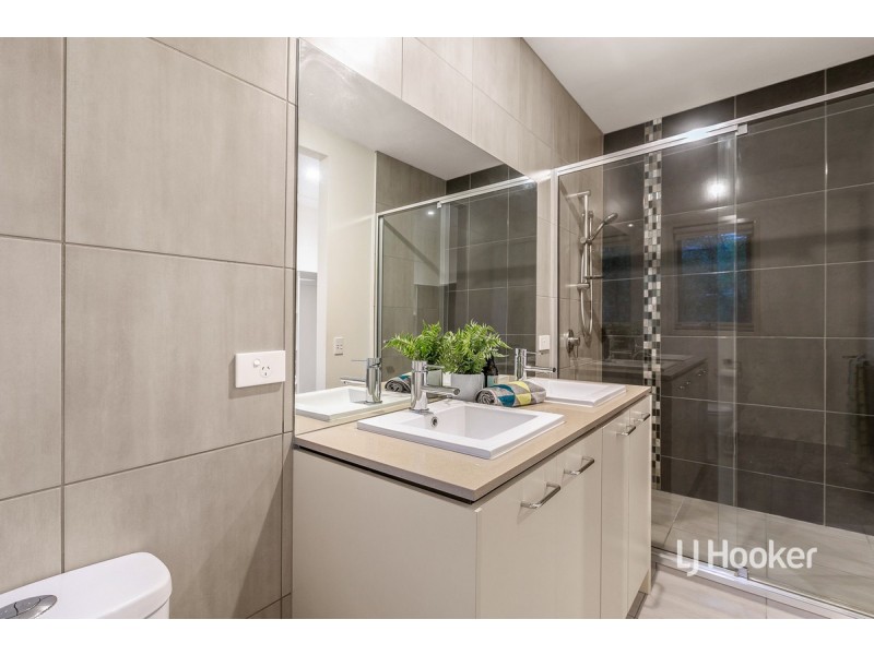 11 Coastwatch Road, Point Cook VIC 3030