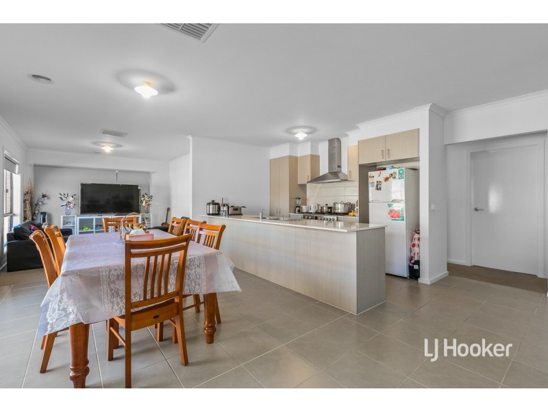 53 Evesham Drive, Point Cook VIC 3030