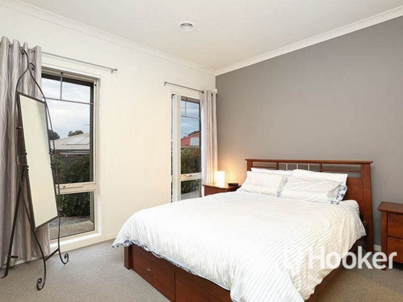 8 Tanner Mews, Point Cook VIC 3030