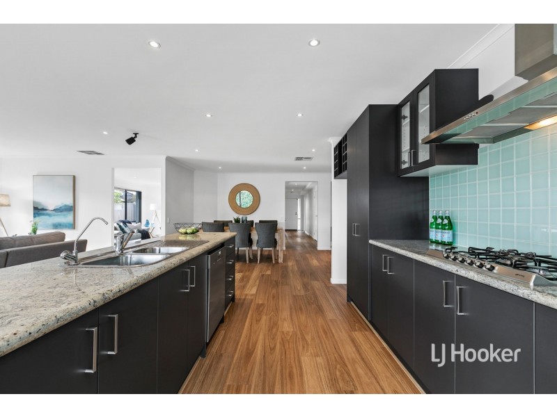 27 Toledo Crescent, Point Cook VIC 3030