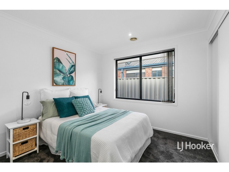 27 Toledo Crescent, Point Cook VIC 3030
