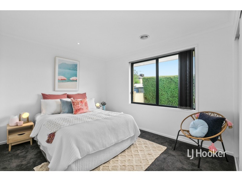 27 Toledo Crescent, Point Cook VIC 3030