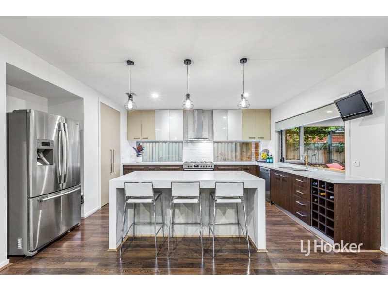 15 Cooktown Avenue, Point Cook VIC 3030