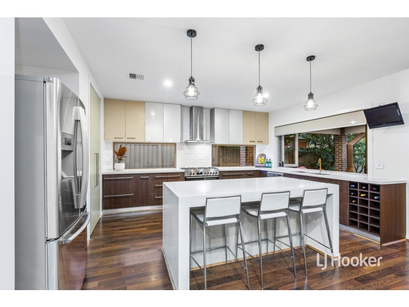 15 Cooktown Avenue, Point Cook VIC 3030