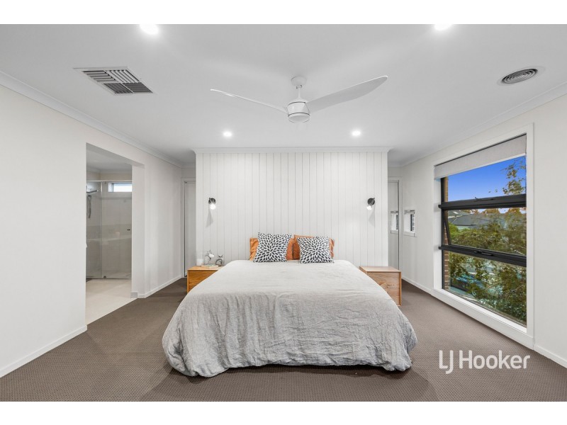 15 Cooktown Avenue, Point Cook VIC 3030