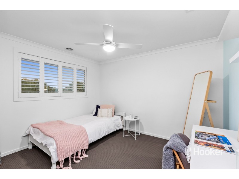 15 Cooktown Avenue, Point Cook VIC 3030