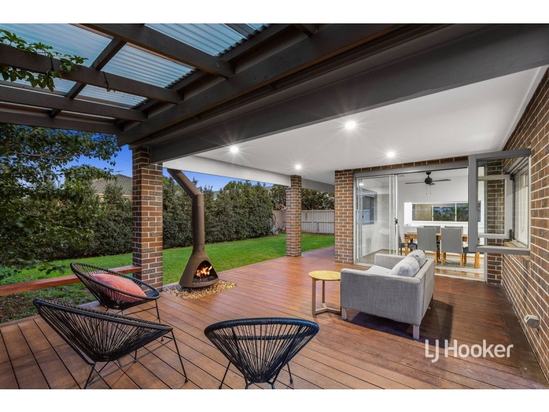 15 Cooktown Avenue, Point Cook VIC 3030