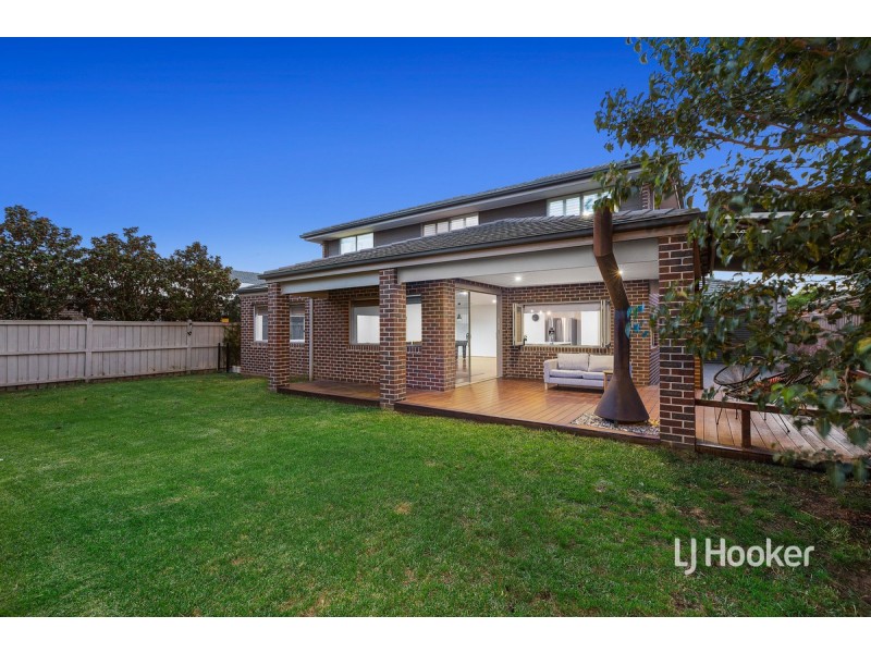 15 Cooktown Avenue, Point Cook VIC 3030