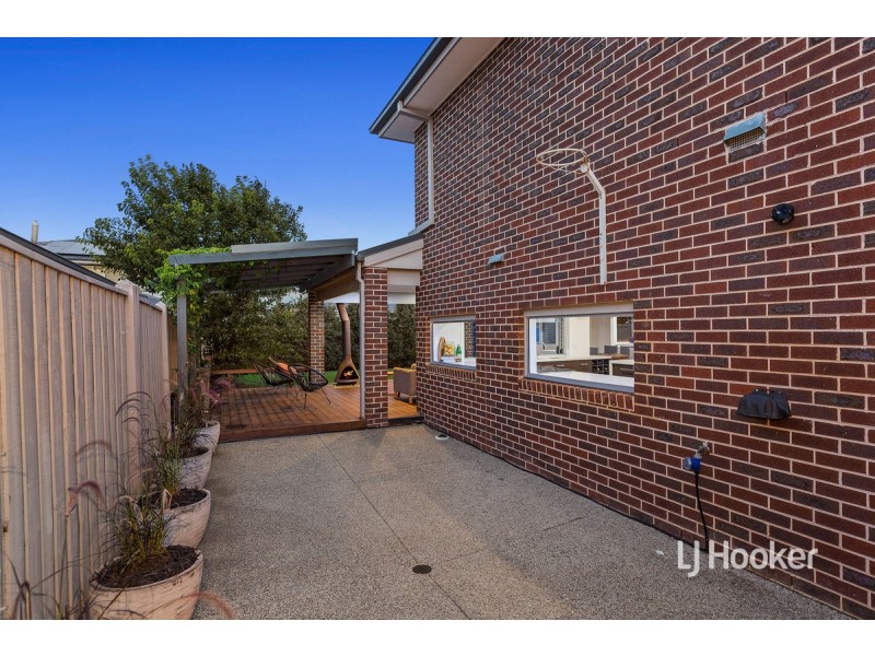 15 Cooktown Avenue, Point Cook VIC 3030