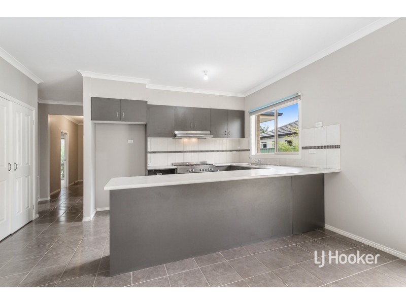 2 Jade Crescent, Wyndham Vale VIC 3024