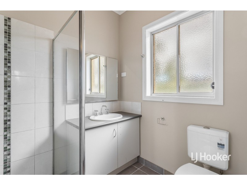 2 Jade Crescent, Wyndham Vale VIC 3024