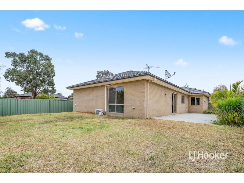 2 Jade Crescent, Wyndham Vale VIC 3024