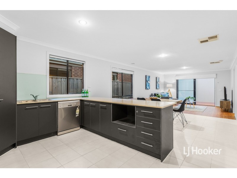 202 Saltwater Promenade, Point Cook VIC 3030