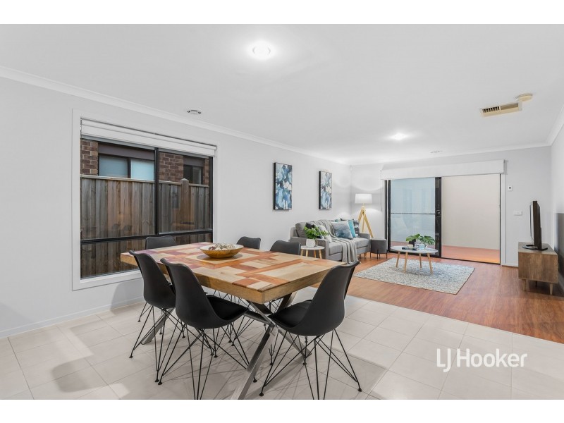 202 Saltwater Promenade, Point Cook VIC 3030