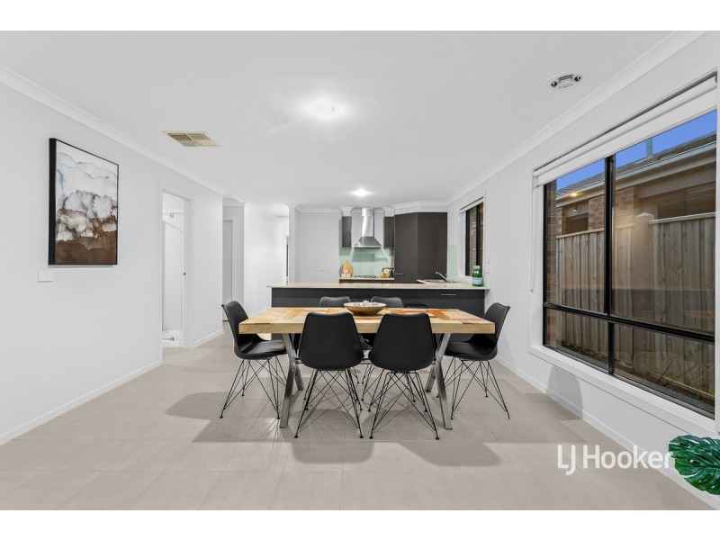 202 Saltwater Promenade, Point Cook VIC 3030