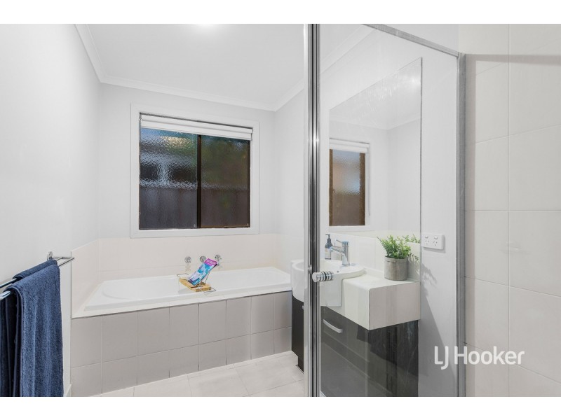 202 Saltwater Promenade, Point Cook VIC 3030