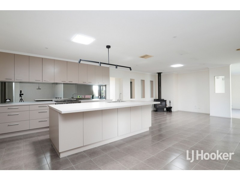 11 Cowan Parkway, Point Cook VIC 3030