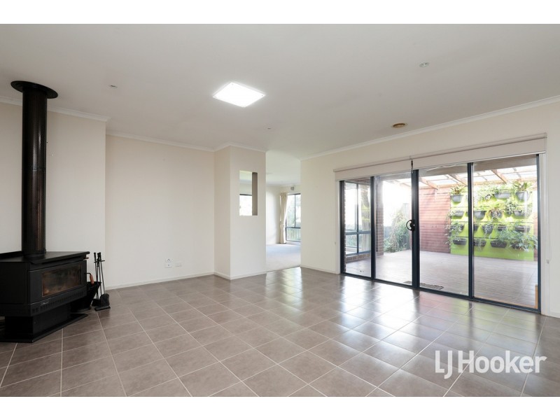 11 Cowan Parkway, Point Cook VIC 3030