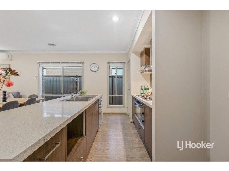 9 Michael Place, Point Cook VIC 3030