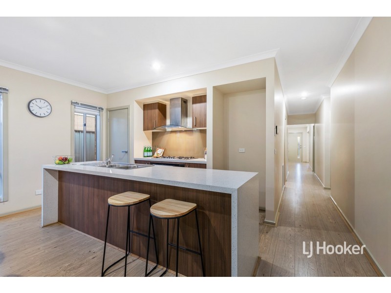 9 Michael Place, Point Cook VIC 3030