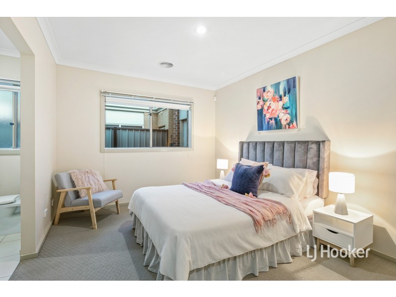 9 Michael Place, Point Cook VIC 3030