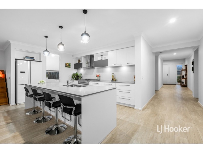5 Millpond Drive, Point Cook VIC 3030