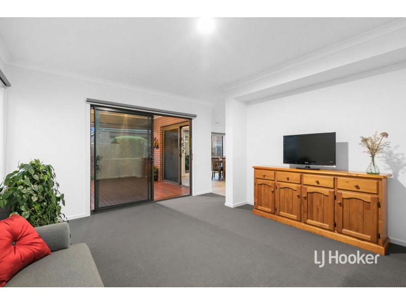 5 Millpond Drive, Point Cook VIC 3030