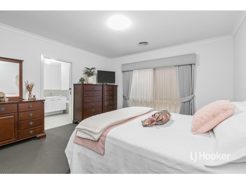 5 Millpond Drive, Point Cook VIC 3030