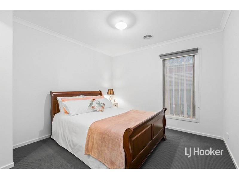 5 Millpond Drive, Point Cook VIC 3030