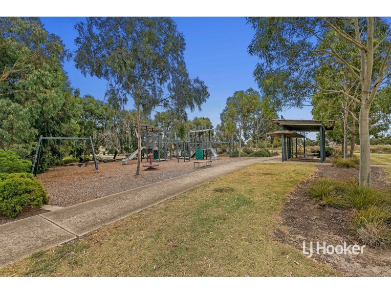 5 Millpond Drive, Point Cook VIC 3030