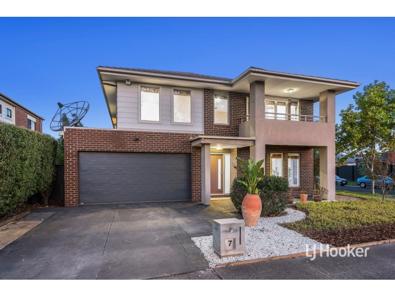 7 Caraway Crescent, Point Cook VIC 3030