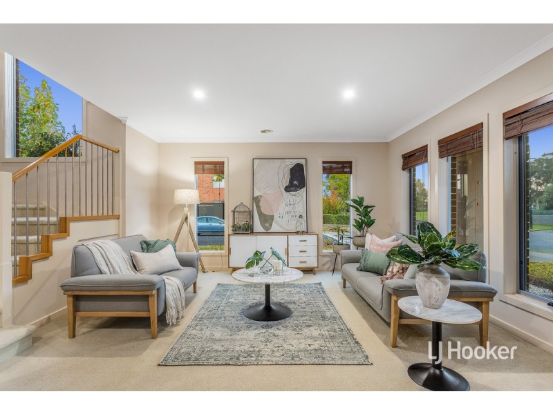 7 Caraway Crescent, Point Cook VIC 3030
