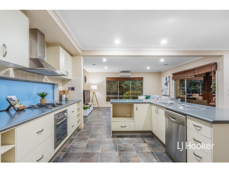 7 Caraway Crescent, Point Cook VIC 3030