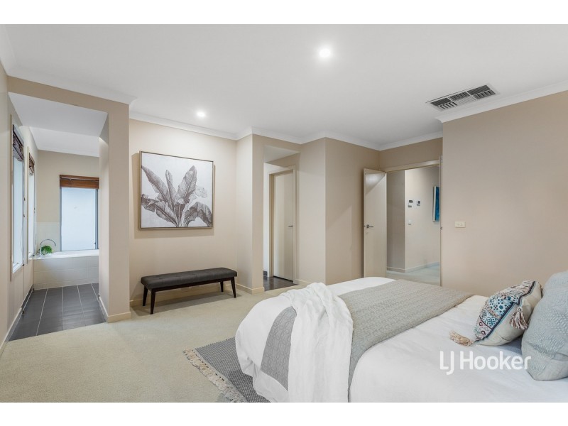 7 Caraway Crescent, Point Cook VIC 3030